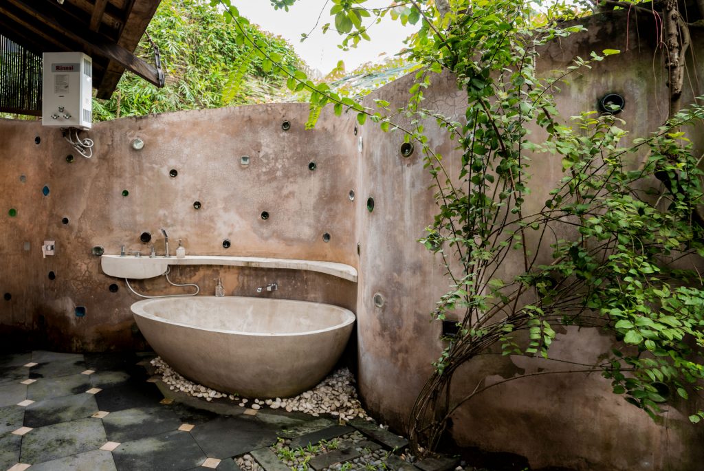 Outdoor bathroom of Yabbiekayu bungalow 4