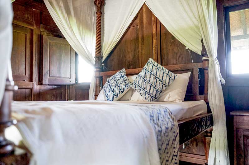 beautiful traditional bedroom